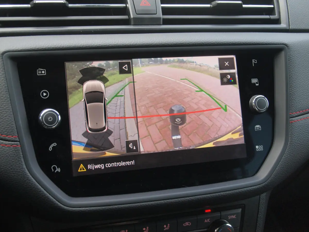 1.0 TSI FR Business Intense | Camera | Apple Carplay | Trekhaak | Virtual Cockpit | NL-Auto |