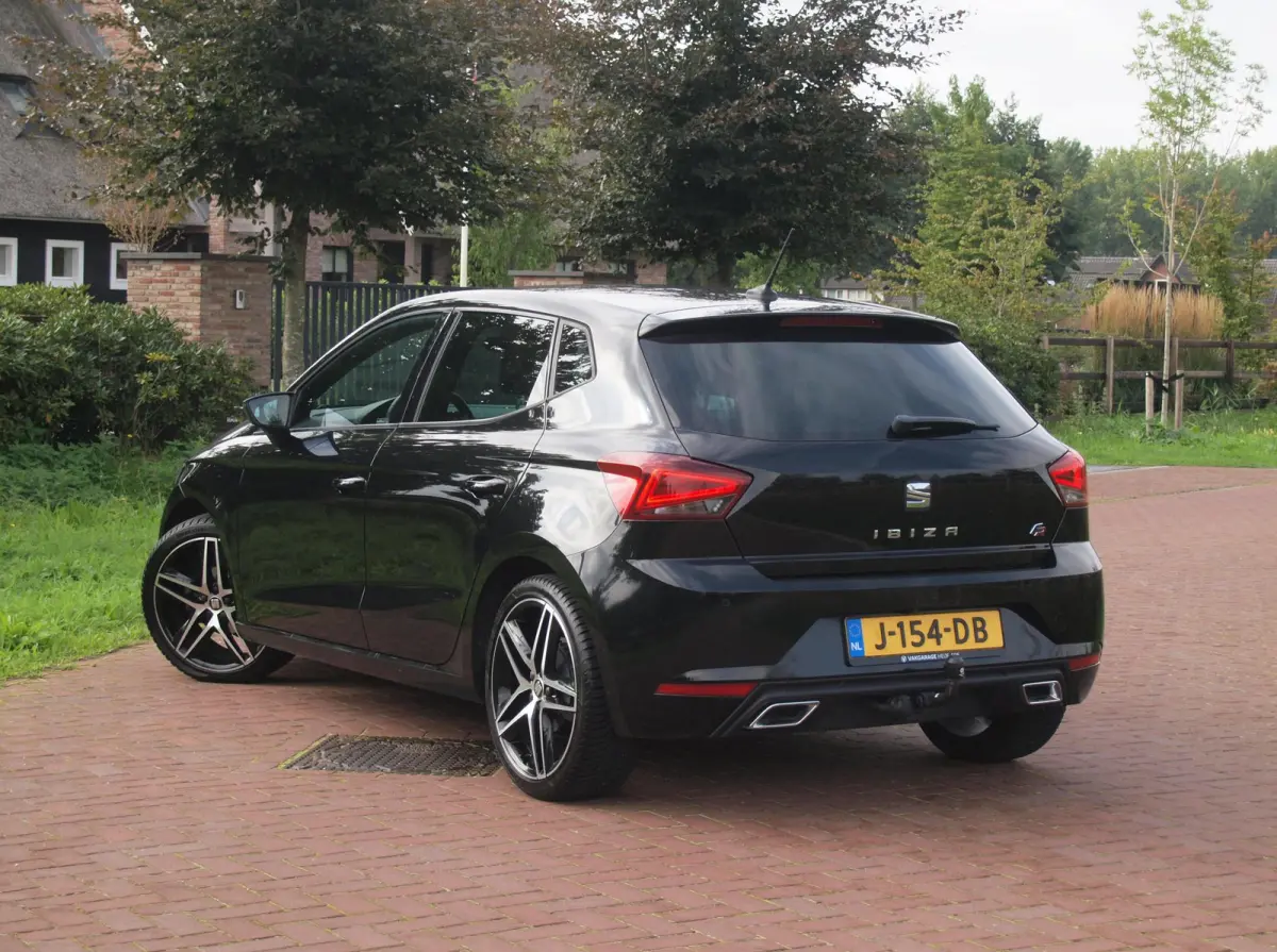 1.0 TSI FR Business Intense | Camera | Apple Carplay | Trekhaak | Virtual Cockpit | NL-Auto |