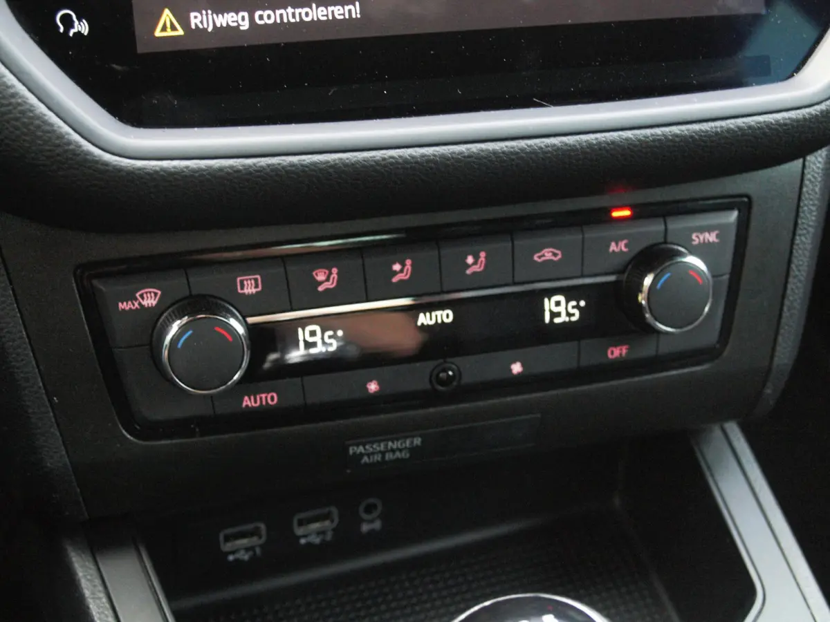 1.0 TSI FR Business Intense | Camera | Apple Carplay | Trekhaak | Virtual Cockpit | NL-Auto |