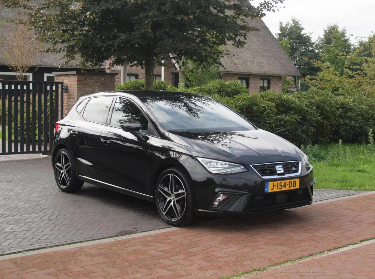 1.0 TSI FR Business Intense | Camera | Apple Carplay | Trekhaak | Virtual Cockpit | NL-Auto |