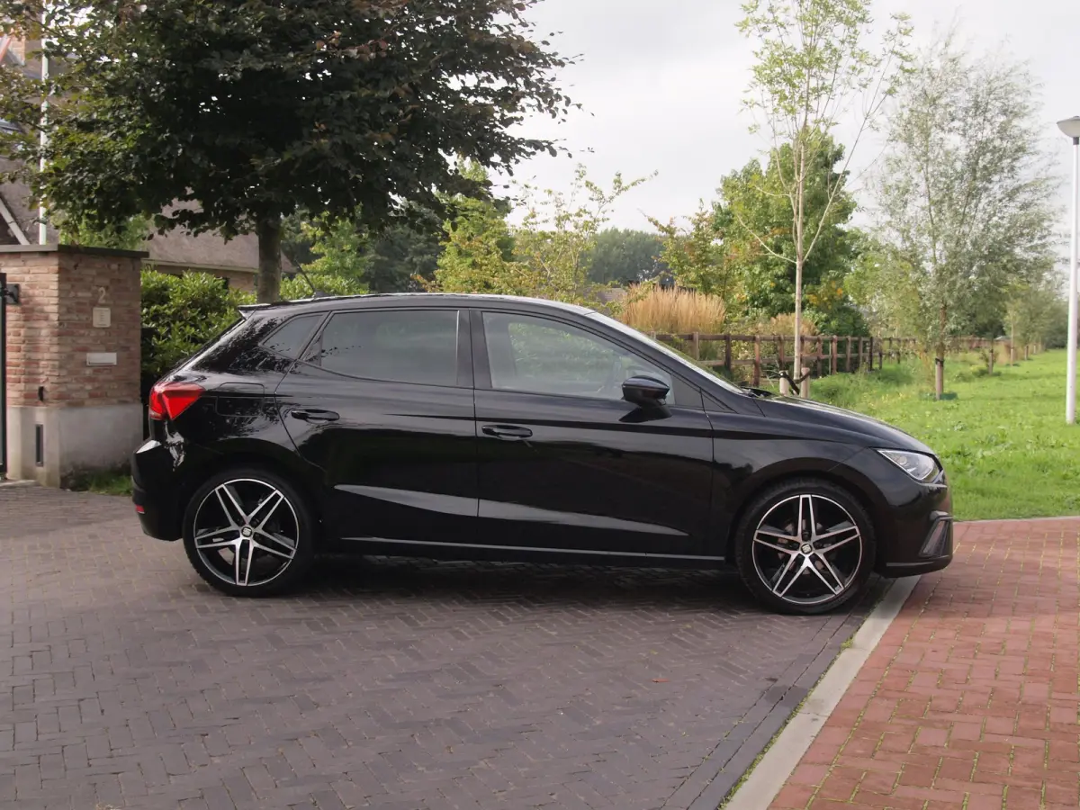 1.0 TSI FR Business Intense | Camera | Apple Carplay | Trekhaak | Virtual Cockpit | NL-Auto |