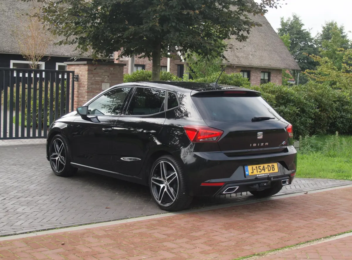 1.0 TSI FR Business Intense | Camera | Apple Carplay | Trekhaak | Virtual Cockpit | NL-Auto |