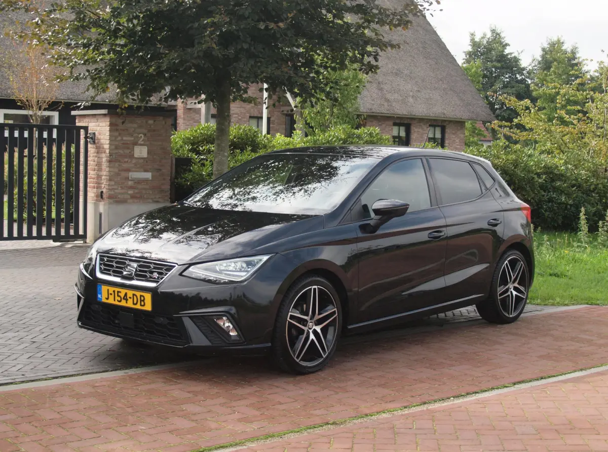 1.0 TSI FR Business Intense | Camera | Apple Carplay | Trekhaak | Virtual Cockpit | NL-Auto |