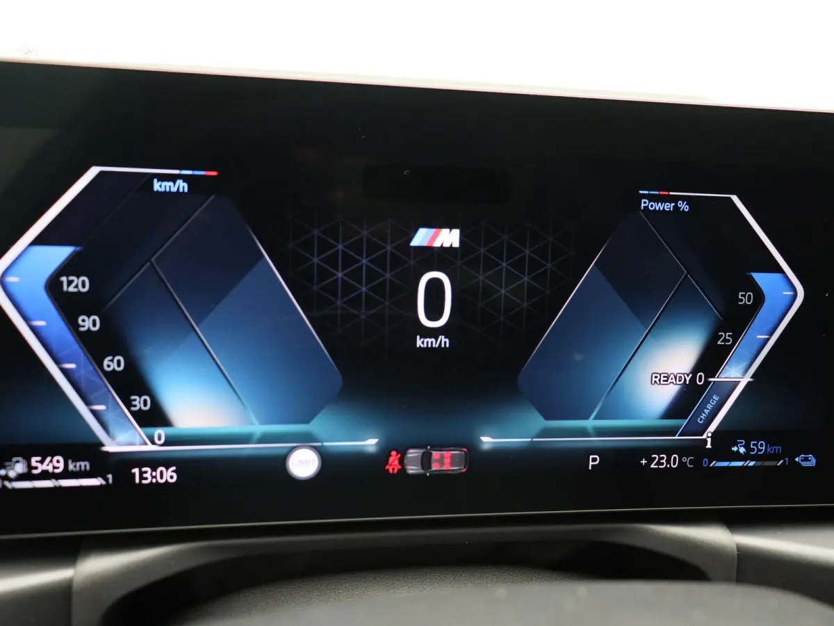 330e M Sportpakket Pro | M Sport Edition | Comfort Pack | Stuurwielrand Verwarmd | Trekhaak | Active Cruise Control | Harman Kardon | 19''