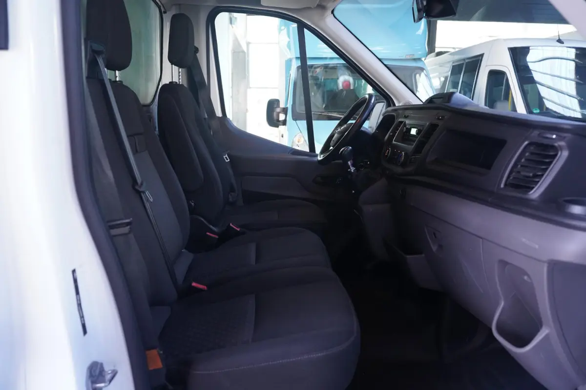 2.0 TDCi 160 pk Bakwagen met Laadklep Airco Cruise Control, LxBxH 420x200x210 cm, 3-Zits