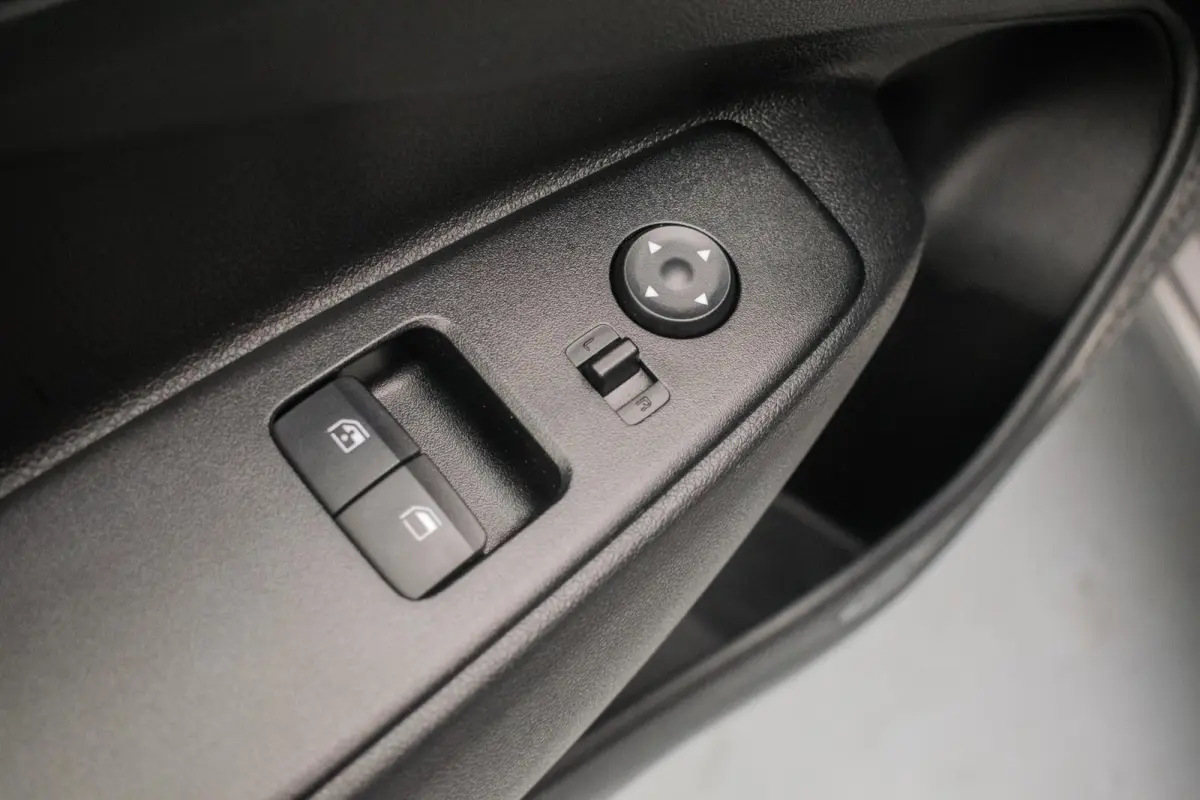 Cross 1.0 Comfort NL-auto [ Trekhaak Carplay Airco Cruise Control ]