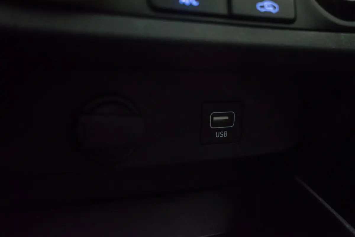 Cross 1.0 Comfort NL-auto [ Trekhaak Carplay Airco Cruise Control ]
