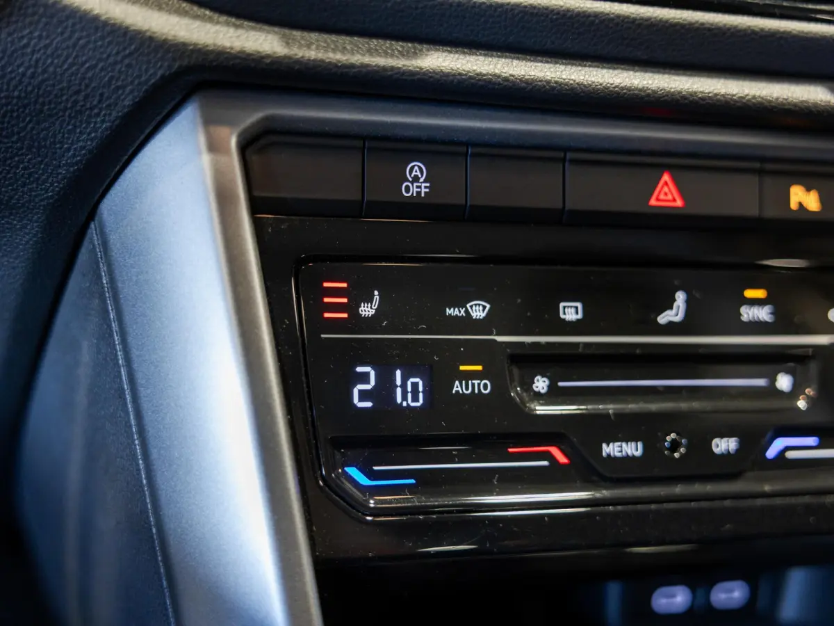 1.0 TSI Life Business / 110pk / Trekhaak / Stoelverwarming / NAP / Dealer onderhouden /