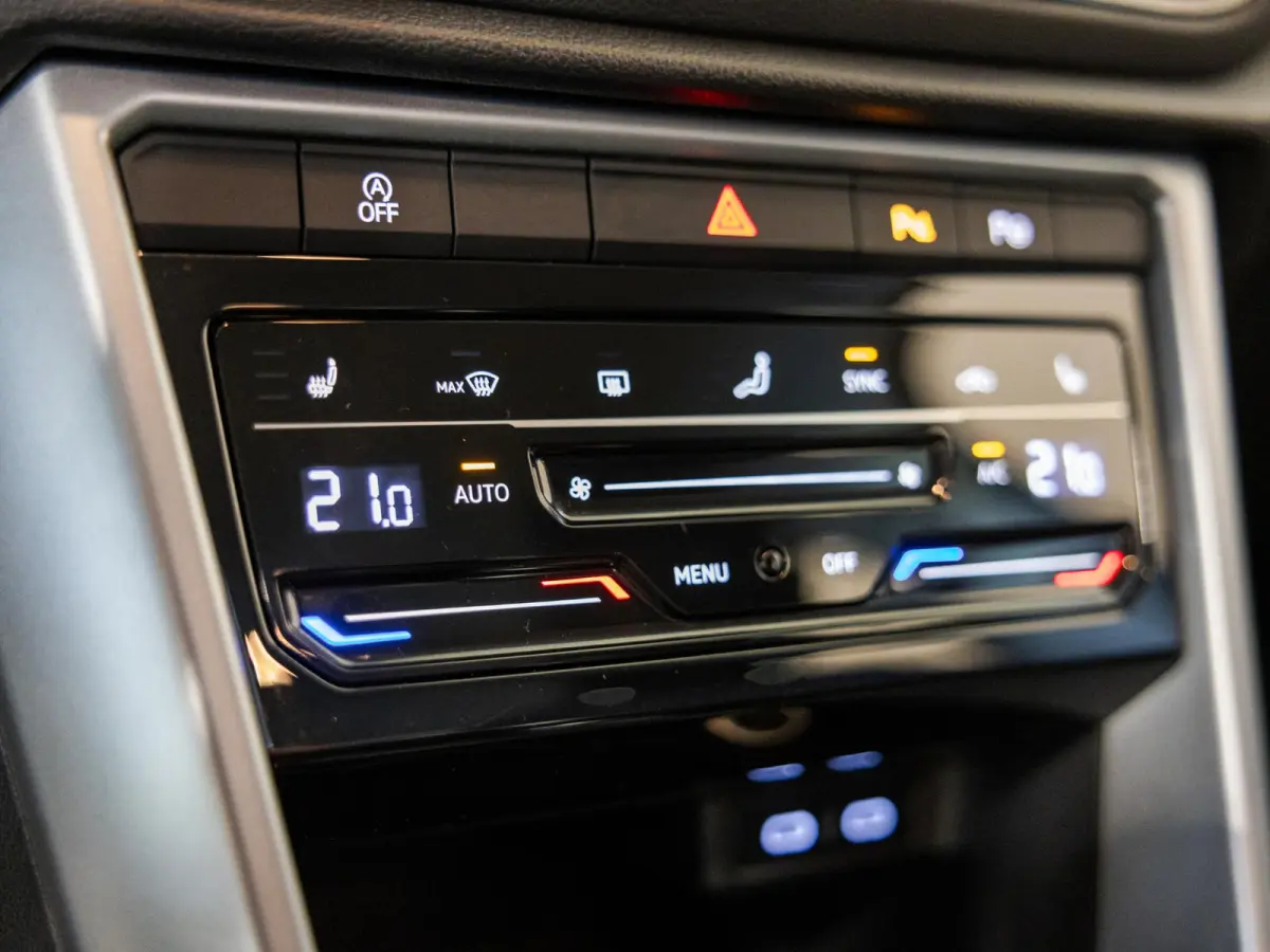 1.0 TSI Life Business / 110pk / Trekhaak / Stoelverwarming / NAP / Dealer onderhouden /
