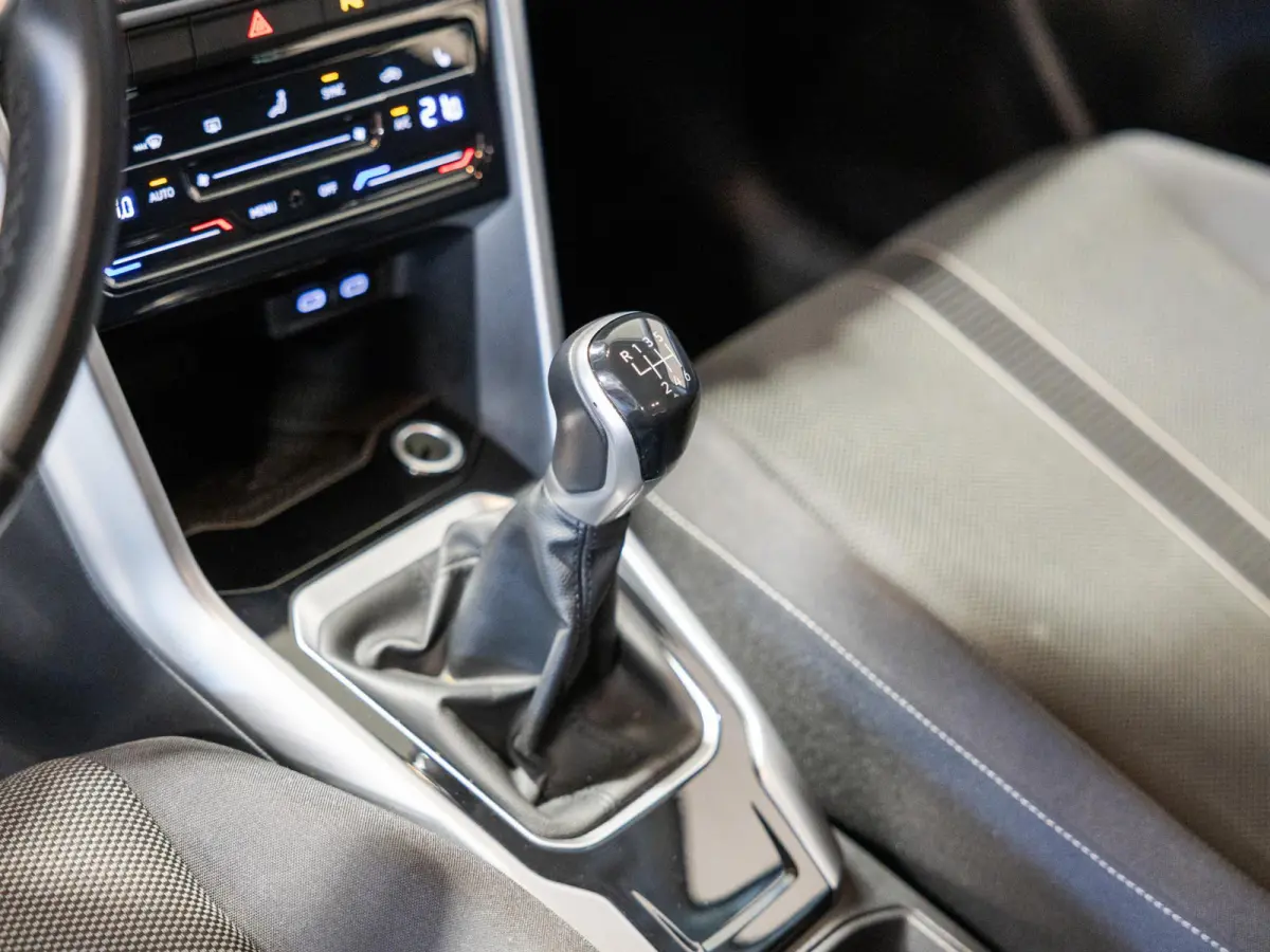 1.0 TSI Life Business / 110pk / Trekhaak / Stoelverwarming / NAP / Dealer onderhouden /
