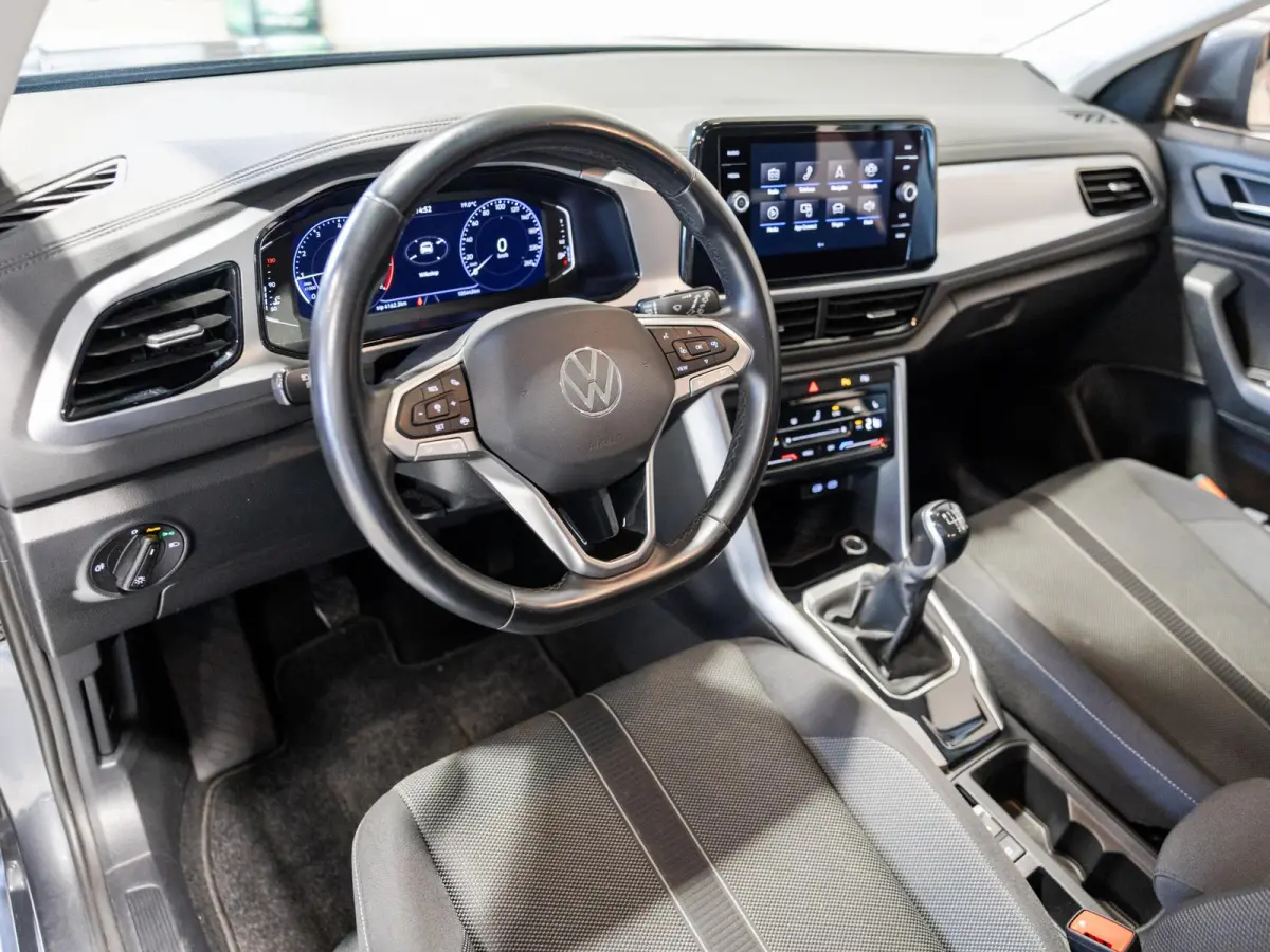 1.0 TSI Life Business / 110pk / Trekhaak / Stoelverwarming / NAP / Dealer onderhouden /