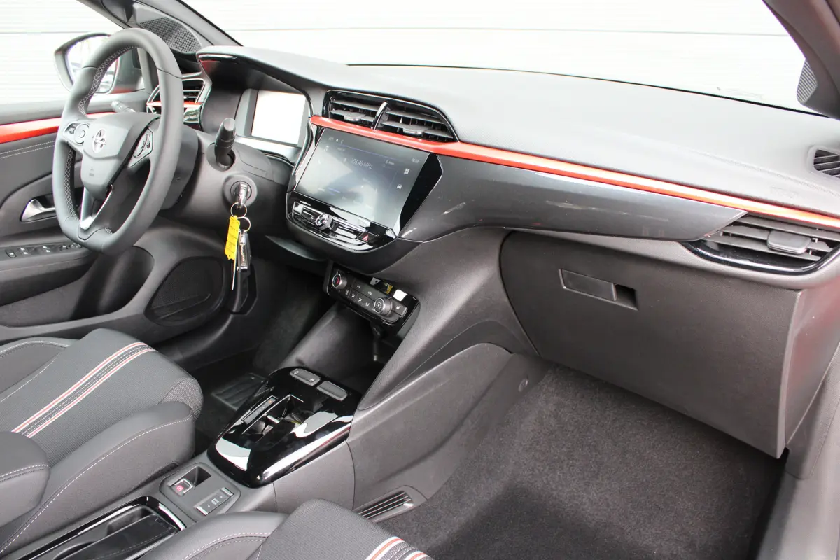 1.2 Turbo Hybrid Yes | Automaat | Navi by app | Camera | Apple Carplay | Stoelverwarming | Parkeersensoren |