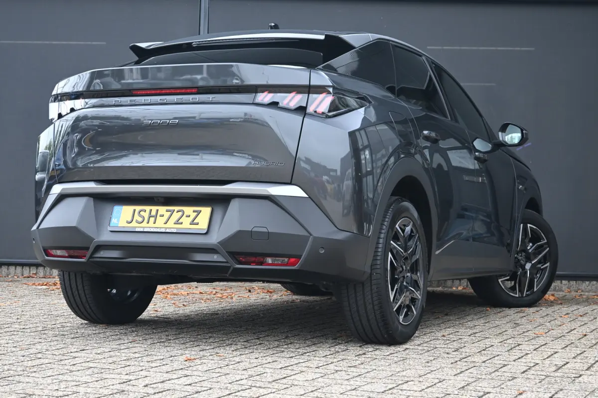 1.2 Hybrid 145 Allure Tot 8 Jaar Garantie! | Navi by app | Achteruitrijcamera | Cruise control | DAB | Keyless Entry | Full Led | Draadloze telefoonlader | Extra getint glas | LMV 19" |