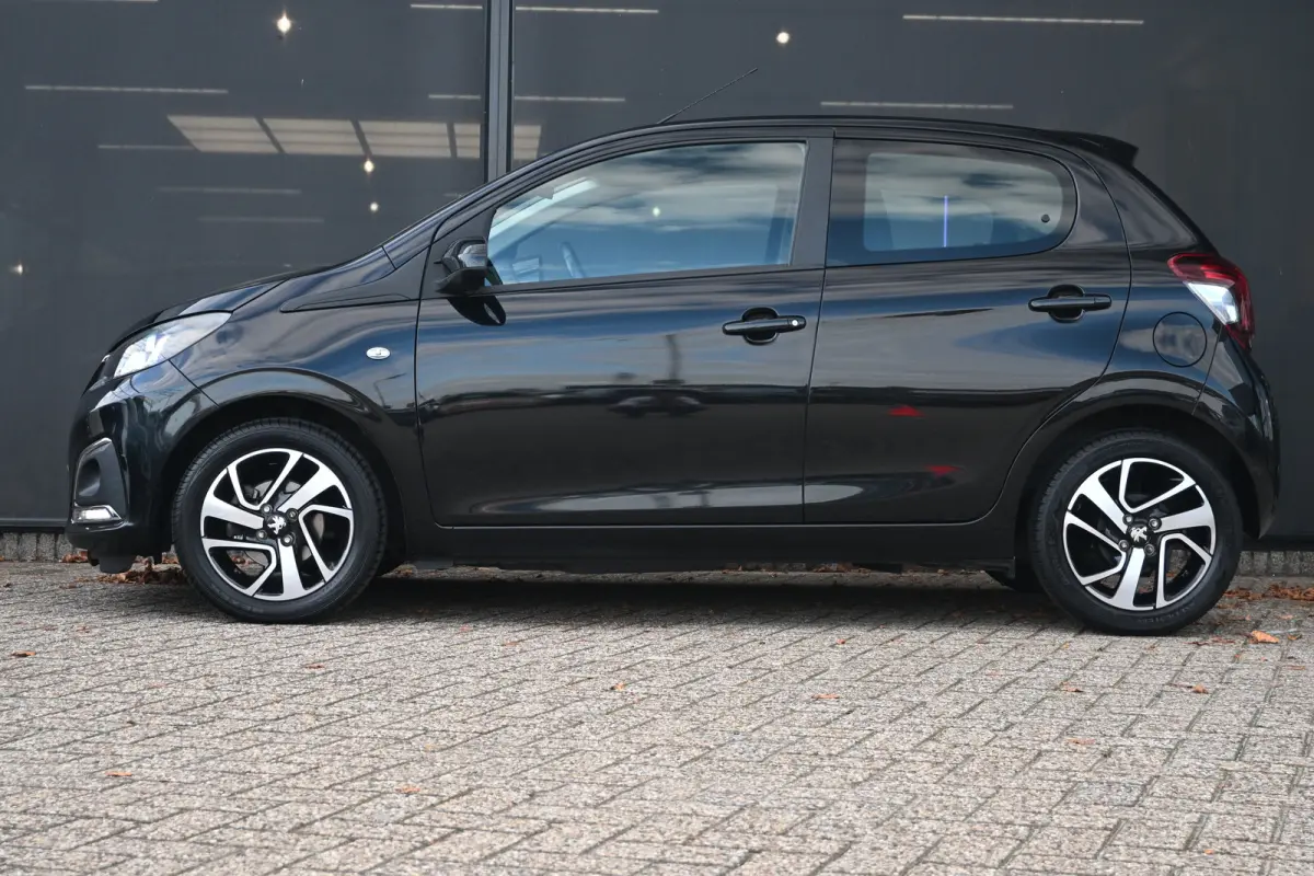 1.0 e-VTi Blue Lease Executive | Navi by App | Cruise Control | Achteruitrijcamera | Airco | Elektr. ramen voor | LMV 15" |