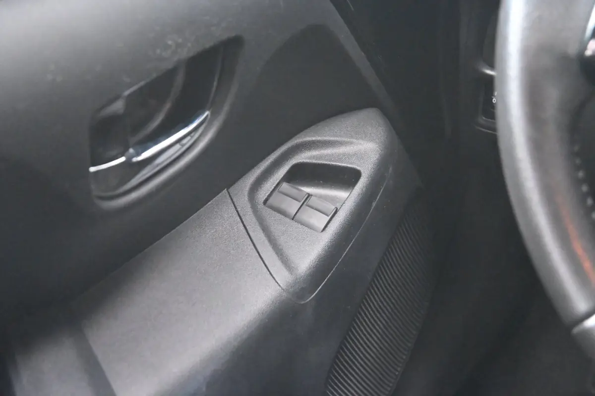 1.0 e-VTi Blue Lease Executive | Navi by App | Cruise Control | Achteruitrijcamera | Airco | Elektr. ramen voor | LMV 15" |