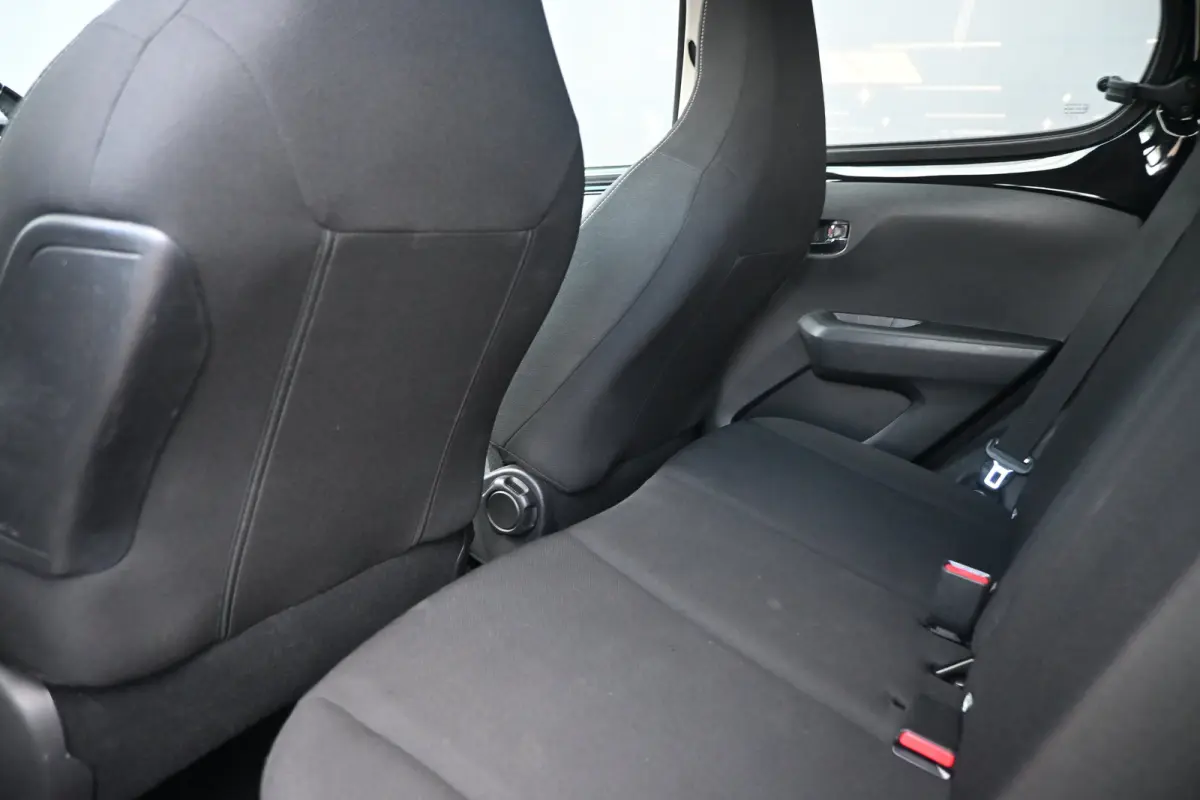 1.0 e-VTi Blue Lease Executive | Navi by App | Cruise Control | Achteruitrijcamera | Airco | Elektr. ramen voor | LMV 15" |