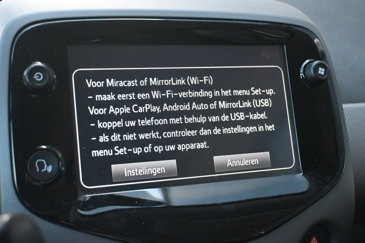 1.0 e-VTi Active | Navi by App | Achteruitrijcamera | Airco | Elektr. Ramen |