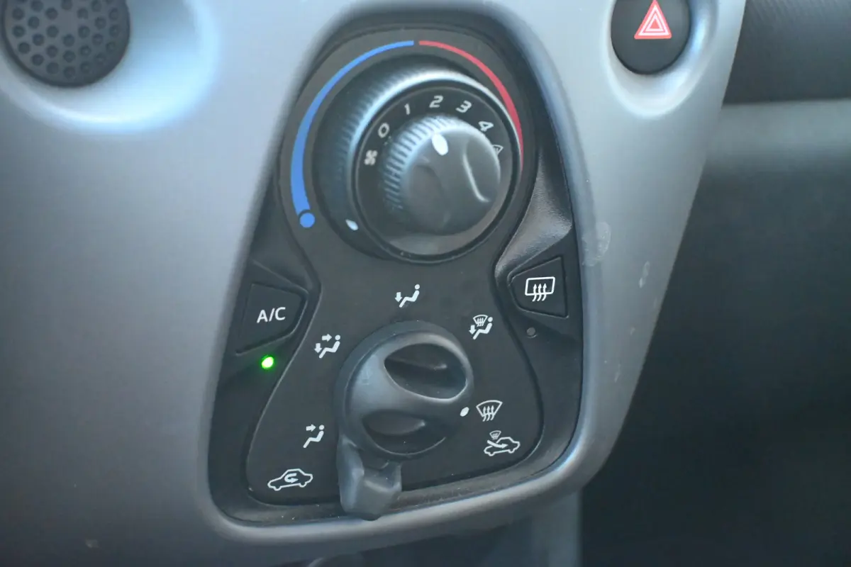 1.0 e-VTi Active | Navi by App | Achteruitrijcamera | Airco | Elektr. Ramen |