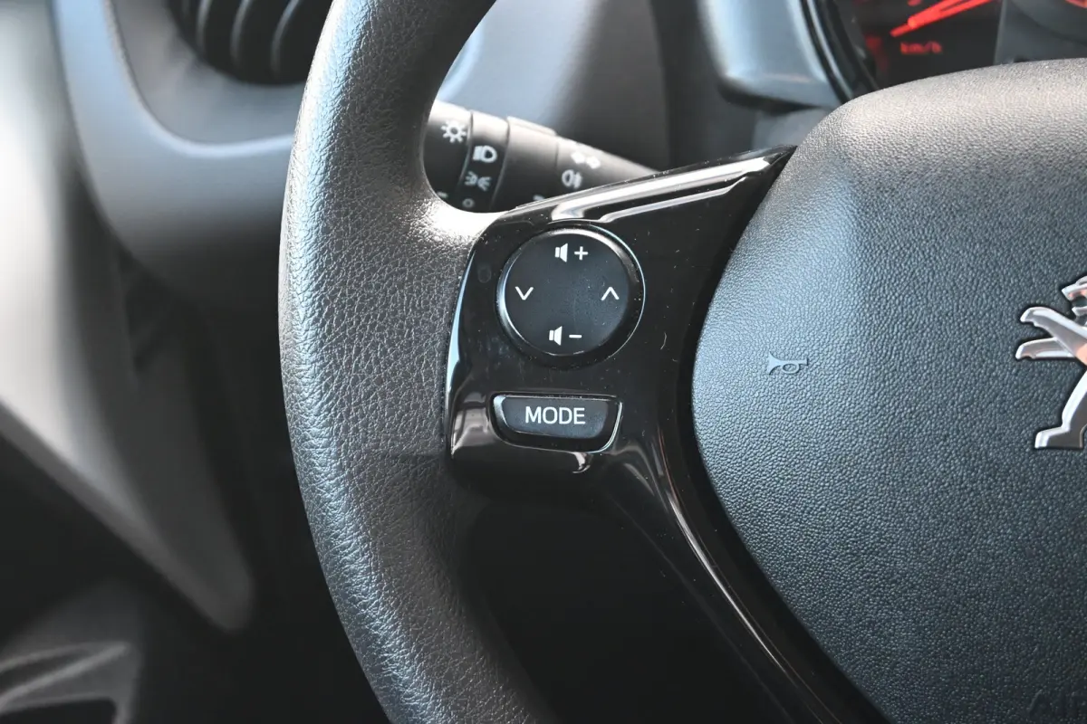 1.0 e-VTi Active | Navi by App | Achteruitrijcamera | Airco | Elektr. Ramen |