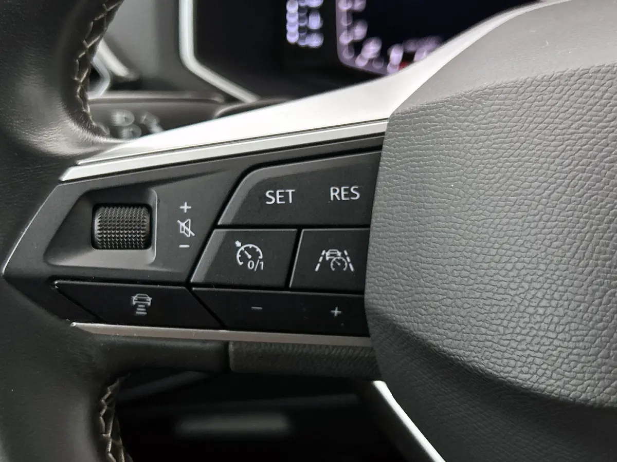 1.5 TSI Style Business Intense AUTOMAAT | ACHTERUITRIJCAMERA | NAVIGATIE | APPLE CARPLAY / ANDROID AUTO | STUURWIELVERWARMING | CLIMATE CONTROL | KEYLESS |