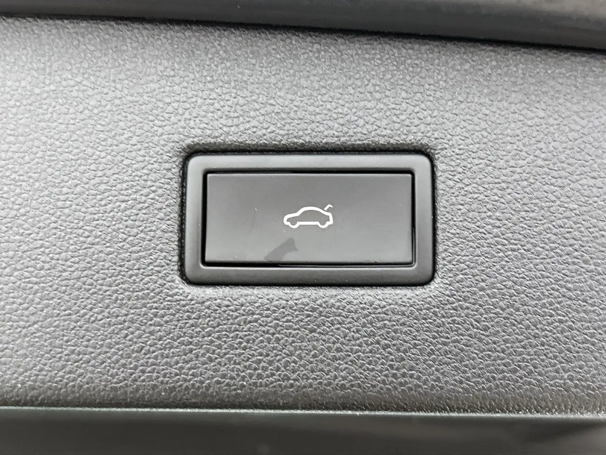 1.5 TSI Style Business Intense AUTOMAAT | ACHTERUITRIJCAMERA | NAVIGATIE | APPLE CARPLAY / ANDROID AUTO | STUURWIELVERWARMING | CLIMATE CONTROL | KEYLESS |