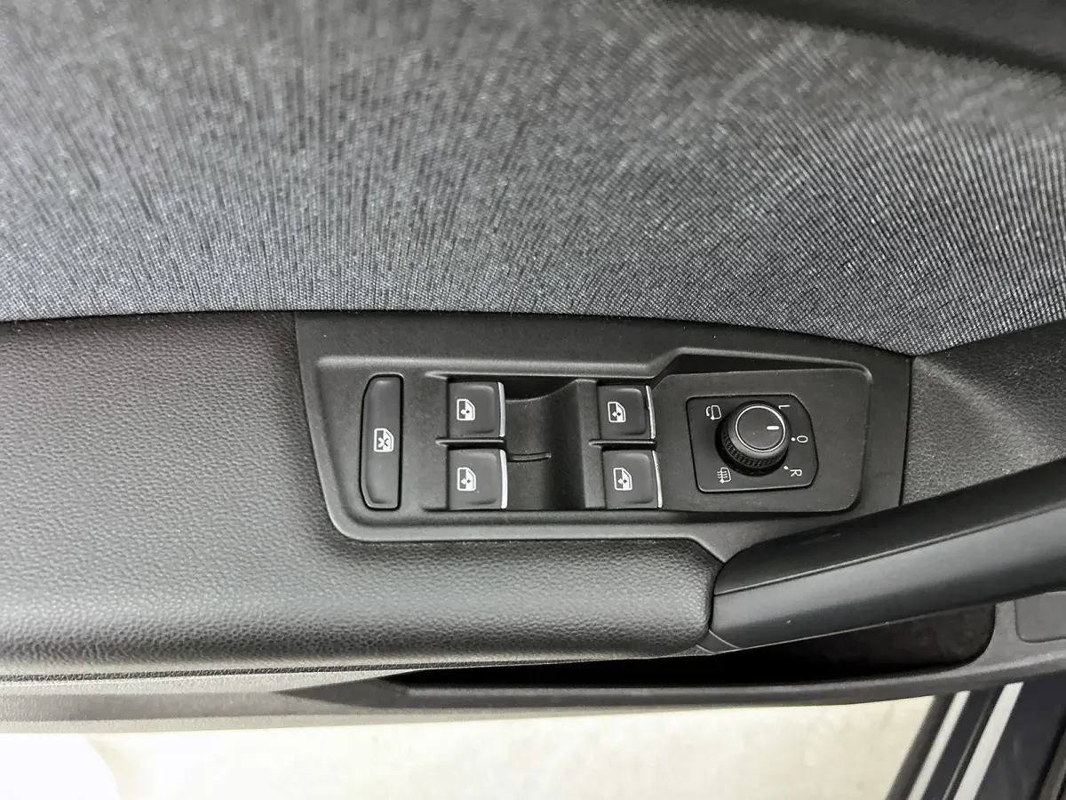 1.5 TSI Style Business Intense AUTOMAAT | ACHTERUITRIJCAMERA | NAVIGATIE | APPLE CARPLAY / ANDROID AUTO | STUURWIELVERWARMING | CLIMATE CONTROL | KEYLESS |