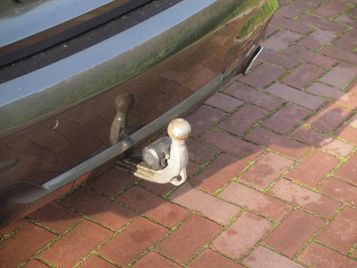 318i Business Edition | M-Pakket | Panoramadak | Trekhaak | Camera | Sfeerverlichting | Sportstoelen | NL-Auto |
