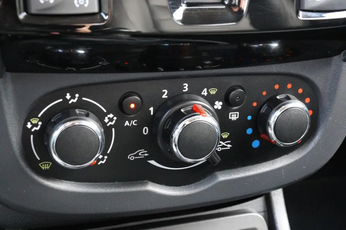 1.5 dCi l AIRCO l NAVI l CAMERA l TREKHAAK l CRUISE CONTROL