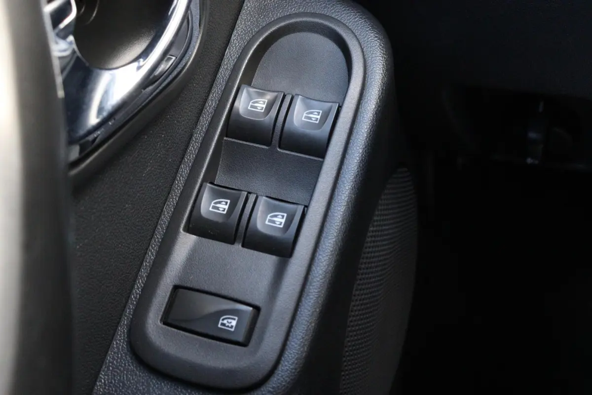1.5 dCi l AIRCO l NAVI l CAMERA l TREKHAAK l CRUISE CONTROL