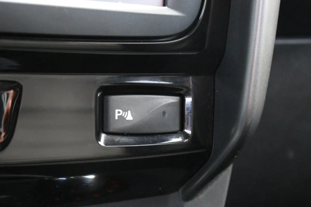 1.5 dCi l AIRCO l NAVI l CAMERA l TREKHAAK l CRUISE CONTROL
