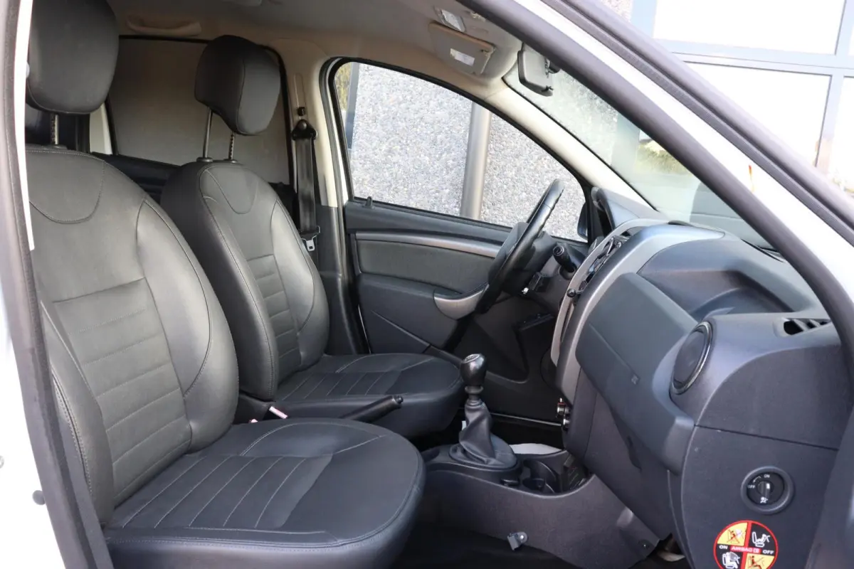 1.5 dCi l AIRCO l NAVI l CAMERA l TREKHAAK l CRUISE CONTROL