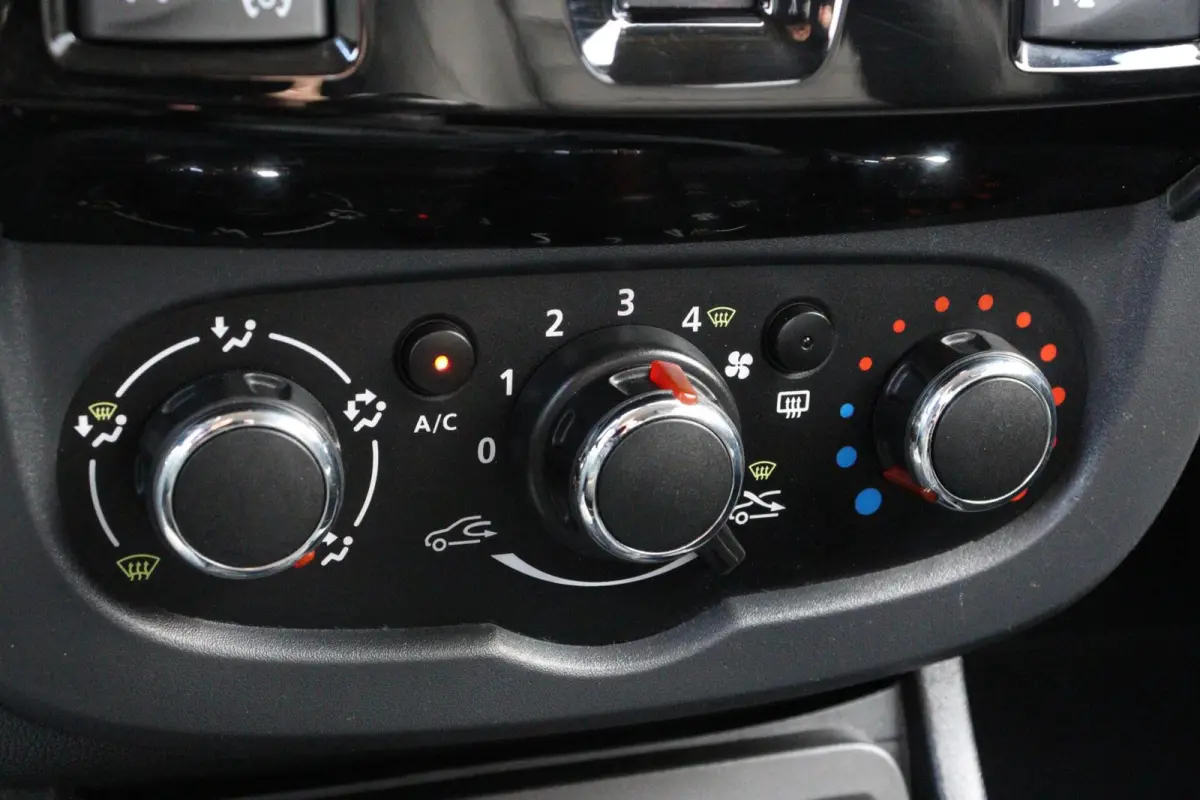 1.5 dCi l AIRCO l NAVI l CAMERA l TREKHAAK l CRUISE CONTROL