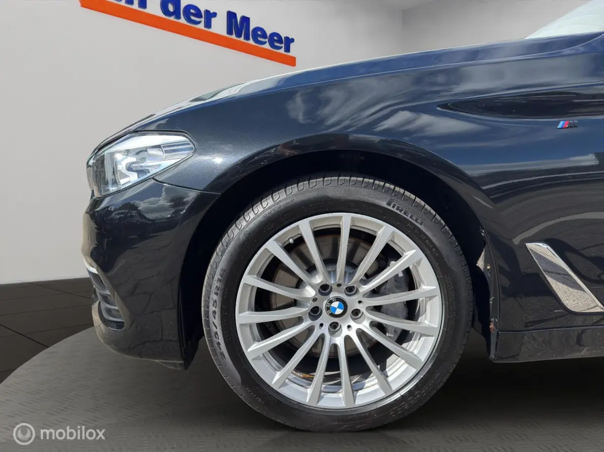 530i xDrive / Panoramadak / M-sport