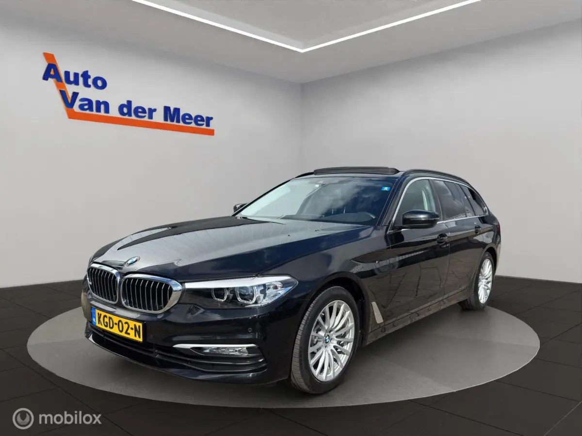 530i xDrive / Panoramadak / M-sport