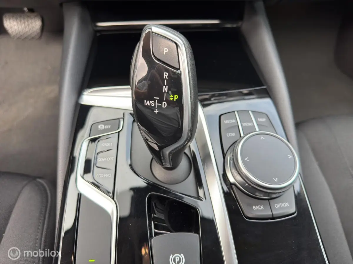 530i xDrive / Panoramadak / M-sport