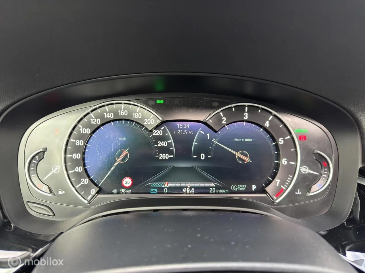 530i xDrive / Panoramadak / M-sport