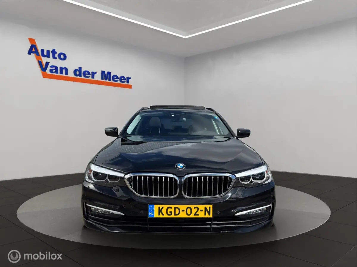 530i xDrive / Panoramadak / M-sport
