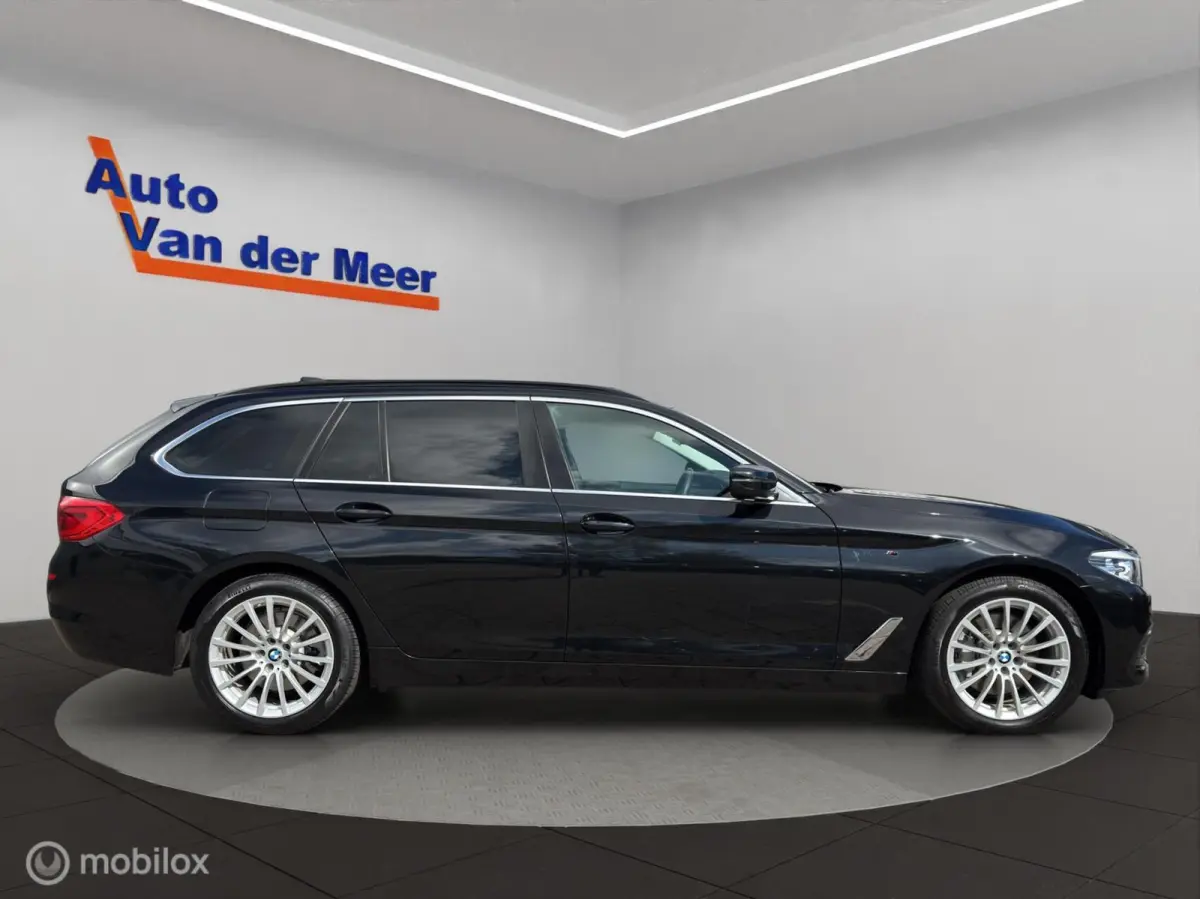 530i xDrive / Panoramadak / M-sport