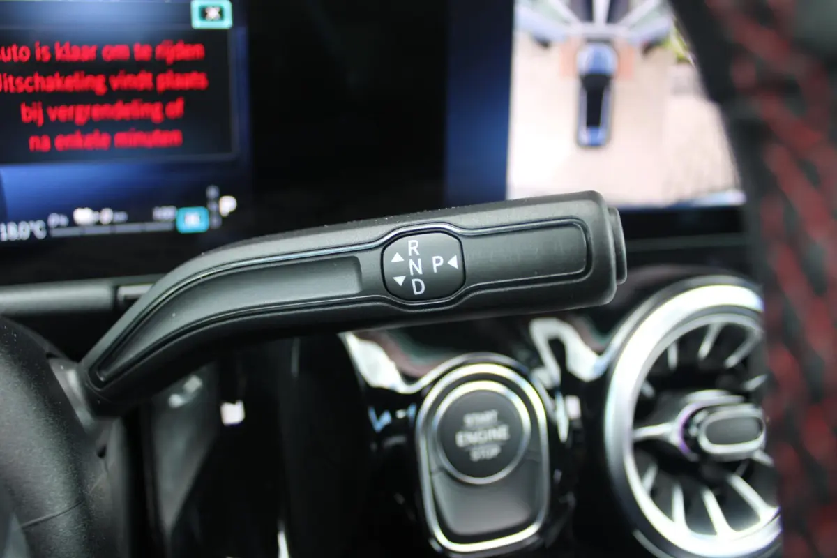 250 e AMG Line | PANORAMISCH SCHUIF/KANTEL DAK | SFEER VERLICHTING | ELEKTRISCH BEDIENBARE VOORSTOELEN MET GEHEUGENFUNCTIE EN "ZITKINEMATICA" | DRAADLOZE APPLE CARPLAY/ANDROID AUTO | NIGHT P