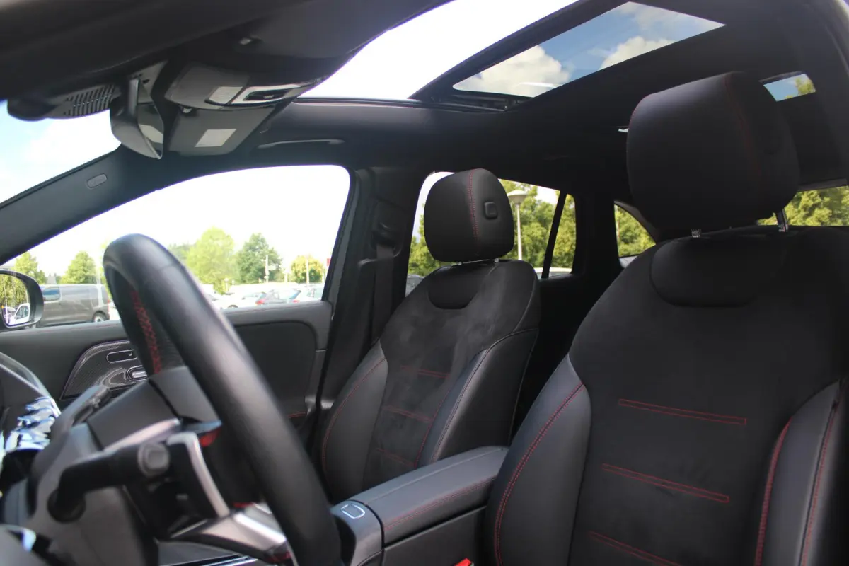 250 e AMG Line | PANORAMISCH SCHUIF/KANTEL DAK | SFEER VERLICHTING | ELEKTRISCH BEDIENBARE VOORSTOELEN MET GEHEUGENFUNCTIE EN "ZITKINEMATICA" | DRAADLOZE APPLE CARPLAY/ANDROID AUTO | NIGHT P