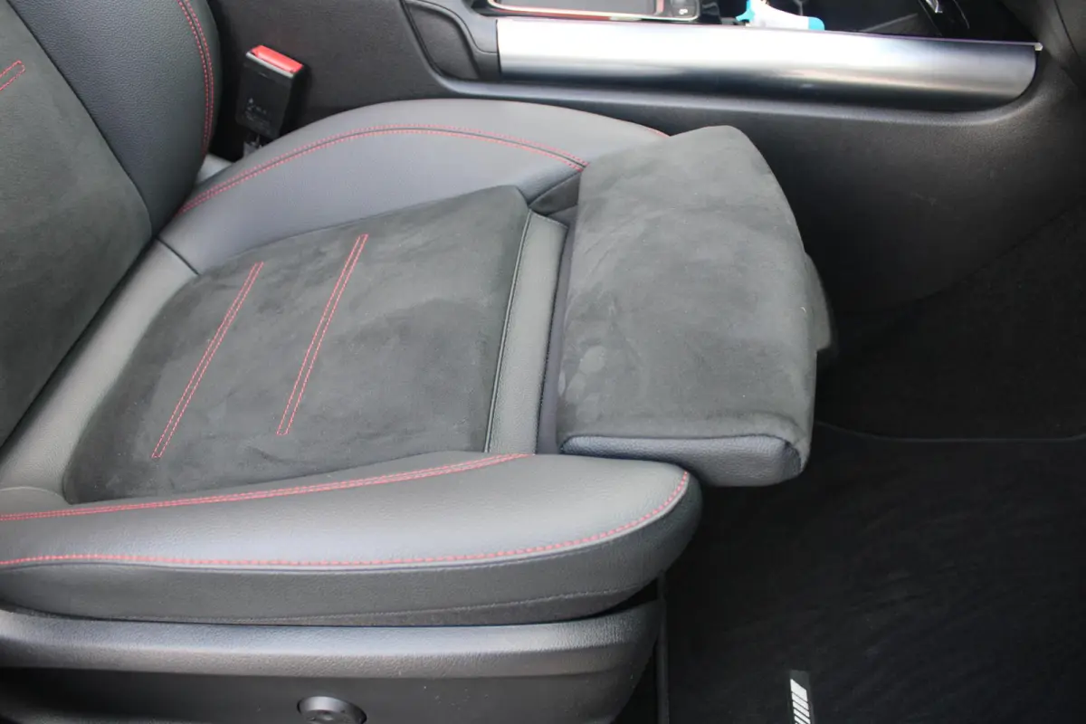 250 e AMG Line | PANORAMISCH SCHUIF/KANTEL DAK | SFEER VERLICHTING | ELEKTRISCH BEDIENBARE VOORSTOELEN MET GEHEUGENFUNCTIE EN "ZITKINEMATICA" | DRAADLOZE APPLE CARPLAY/ANDROID AUTO | NIGHT P