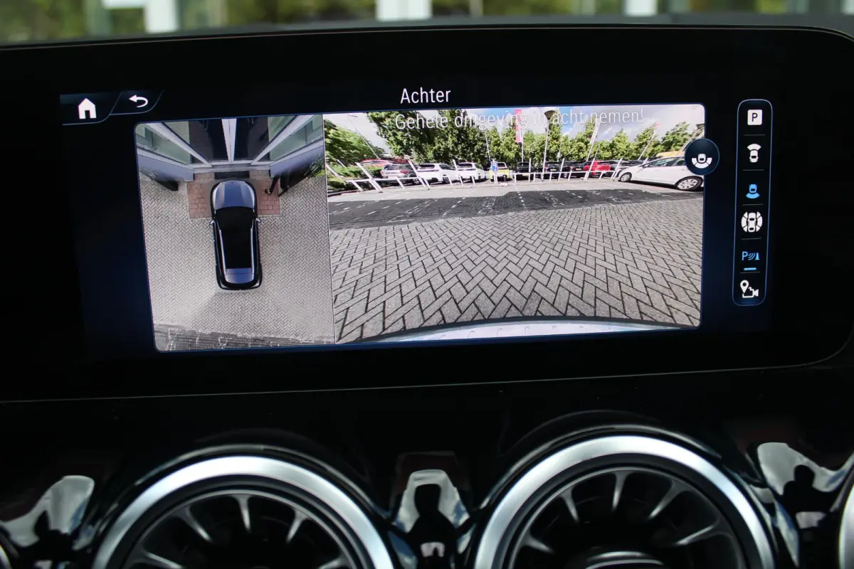 250 e AMG Line | PANORAMISCH SCHUIF/KANTEL DAK | SFEER VERLICHTING | ELEKTRISCH BEDIENBARE VOORSTOELEN MET GEHEUGENFUNCTIE EN "ZITKINEMATICA" | DRAADLOZE APPLE CARPLAY/ANDROID AUTO | NIGHT P