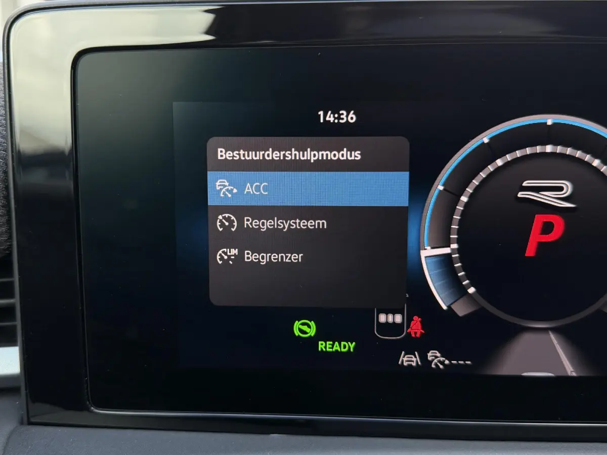 1.5 eTsi R-Line Style First Edition | IQ LED/Adapt.Cruise/Stuur- en stoelverwarming