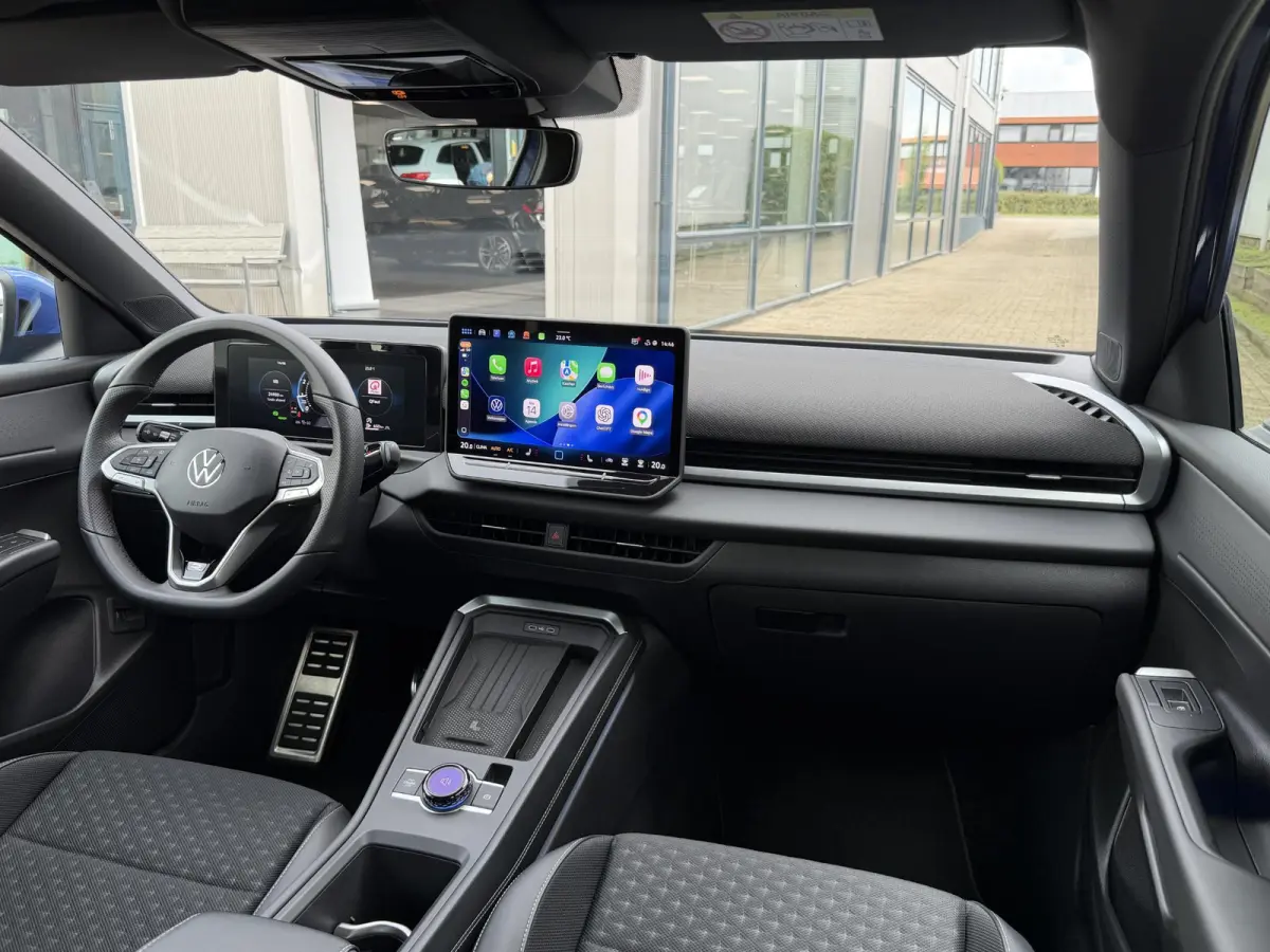 1.5 eTsi R-Line Style First Edition | IQ LED/Adapt.Cruise/Stuur- en stoelverwarming