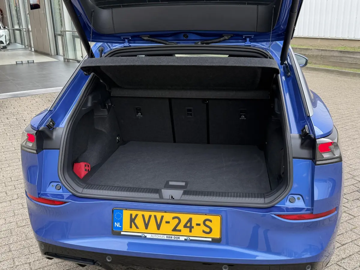 1.5 eTsi R-Line Style First Edition | IQ LED/Adapt.Cruise/Stuur- en stoelverwarming