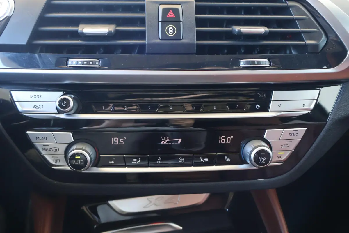 xDrive20i High Executive Edition | M Sport | Driving Assistant Plus | Trekhaak | HiFi | Panoramadak
