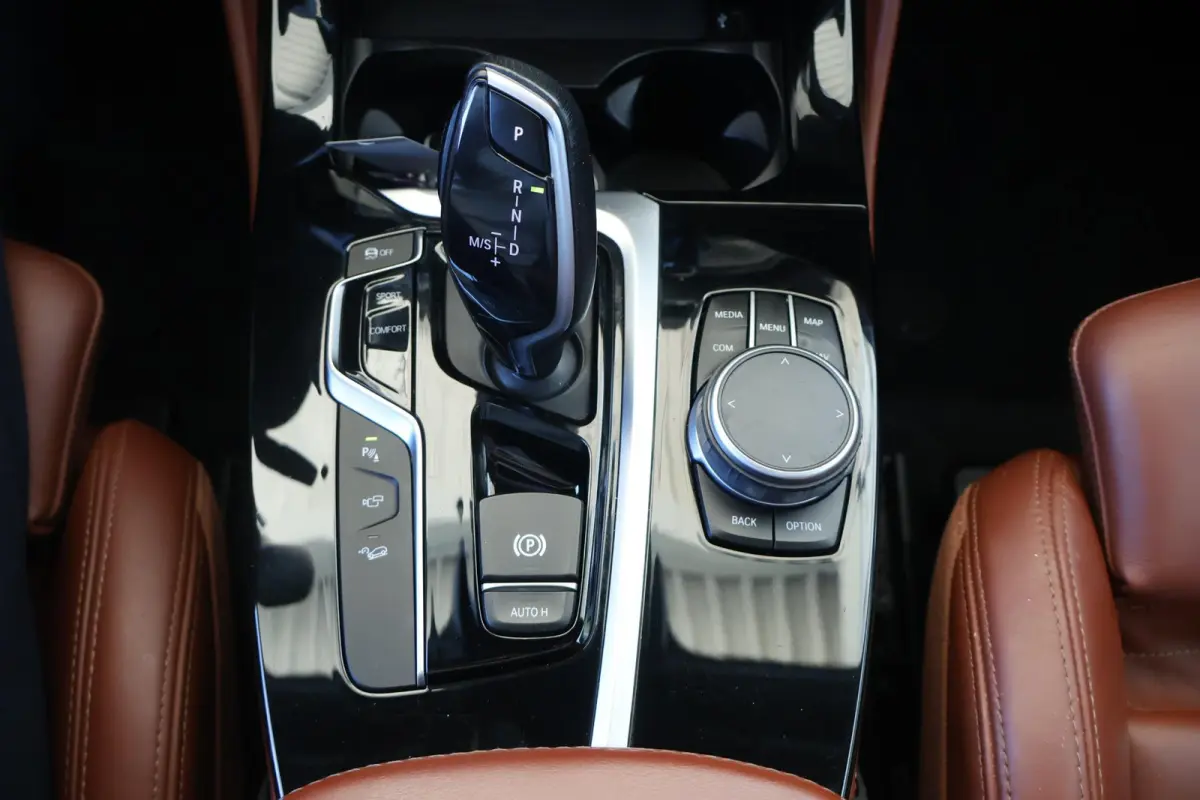 xDrive20i High Executive Edition | M Sport | Driving Assistant Plus | Trekhaak | HiFi | Panoramadak