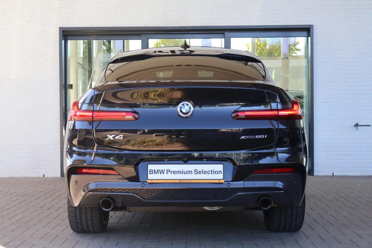 xDrive20i High Executive Edition | M Sport | Driving Assistant Plus | Trekhaak | HiFi | Panoramadak