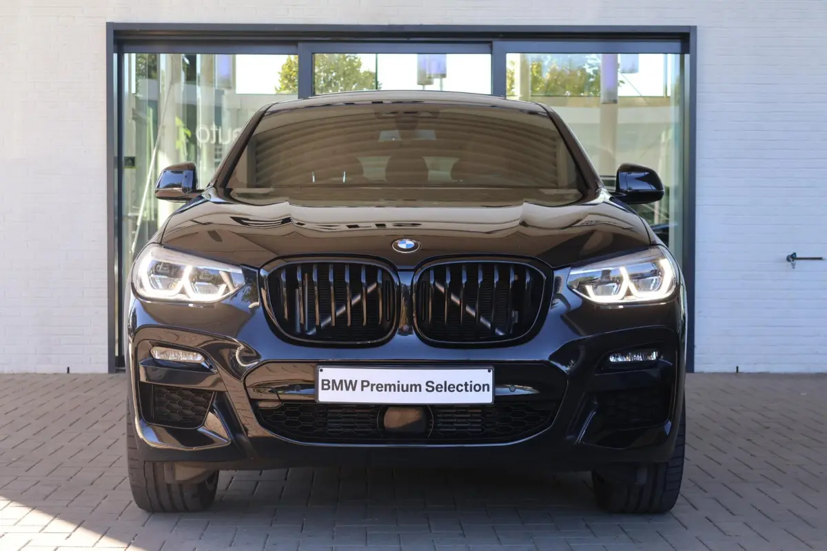 xDrive20i High Executive Edition | M Sport | Driving Assistant Plus | Trekhaak | HiFi | Panoramadak