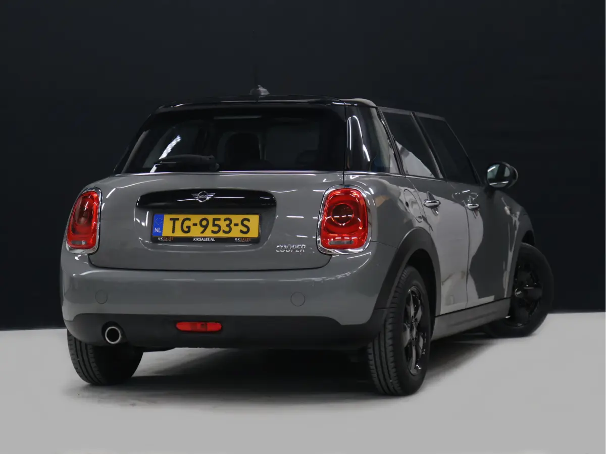 1.5 Cooper [APPLE CARPLAY, ANDROID, CRUISE CONTROL, LEDEREN STUUR, AIRCO, MULTIFUNCTIONEEL STUUR, NAVIGATIE, NIEUWSTAAT]